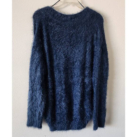Urban Outfitters Oversized Fuzzy Eyelash V-Neck Knit Sweater - Picture 5 of 9